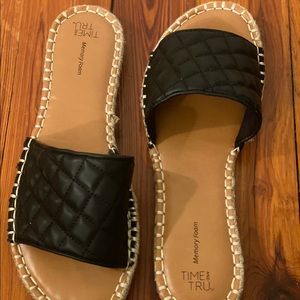 Women’s memory foam sandals